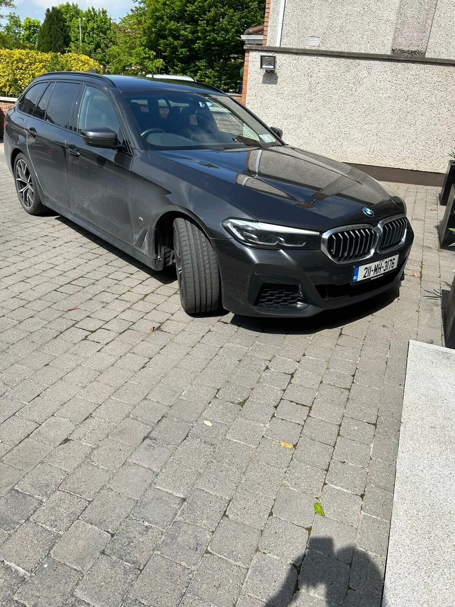 211 BMW 520 M Sport touring MHEV - Image 3