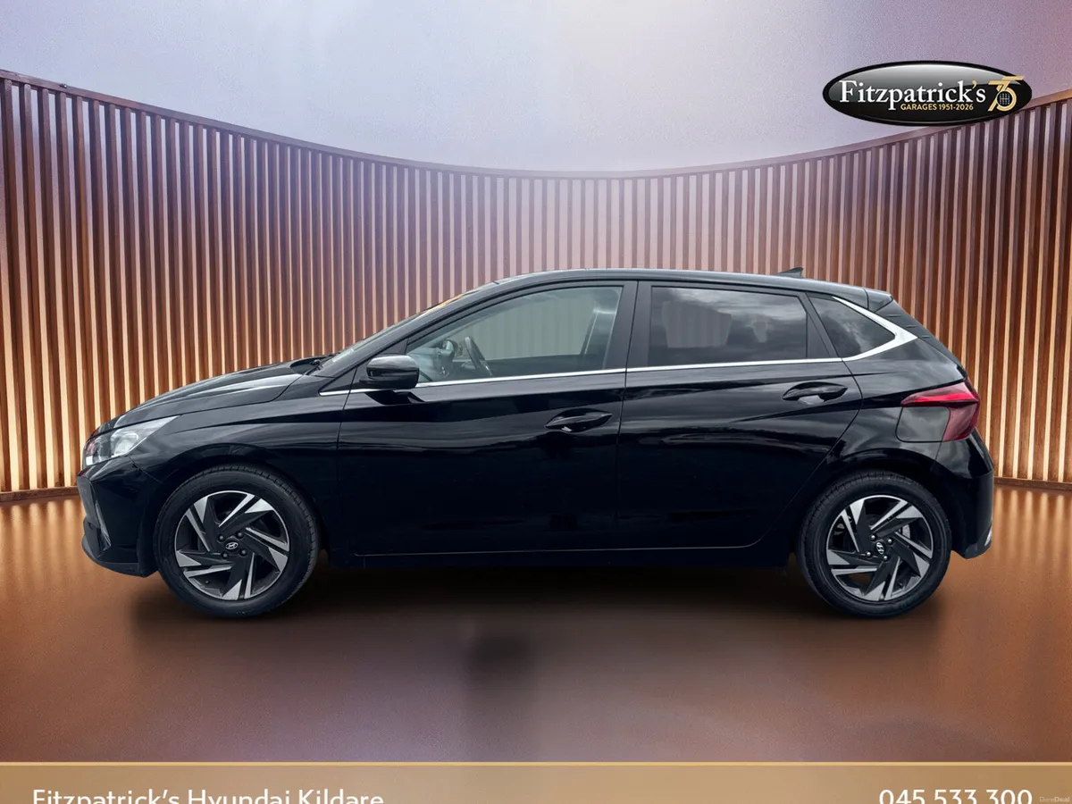 Hyundai i20 Deluxe Edition - 2021 - Image 2