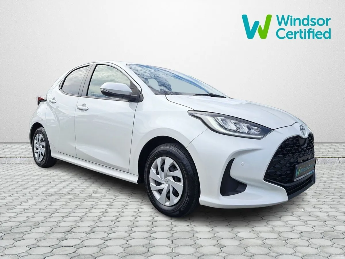 Toyota Yaris HYBRID AUTO G - Image 1
