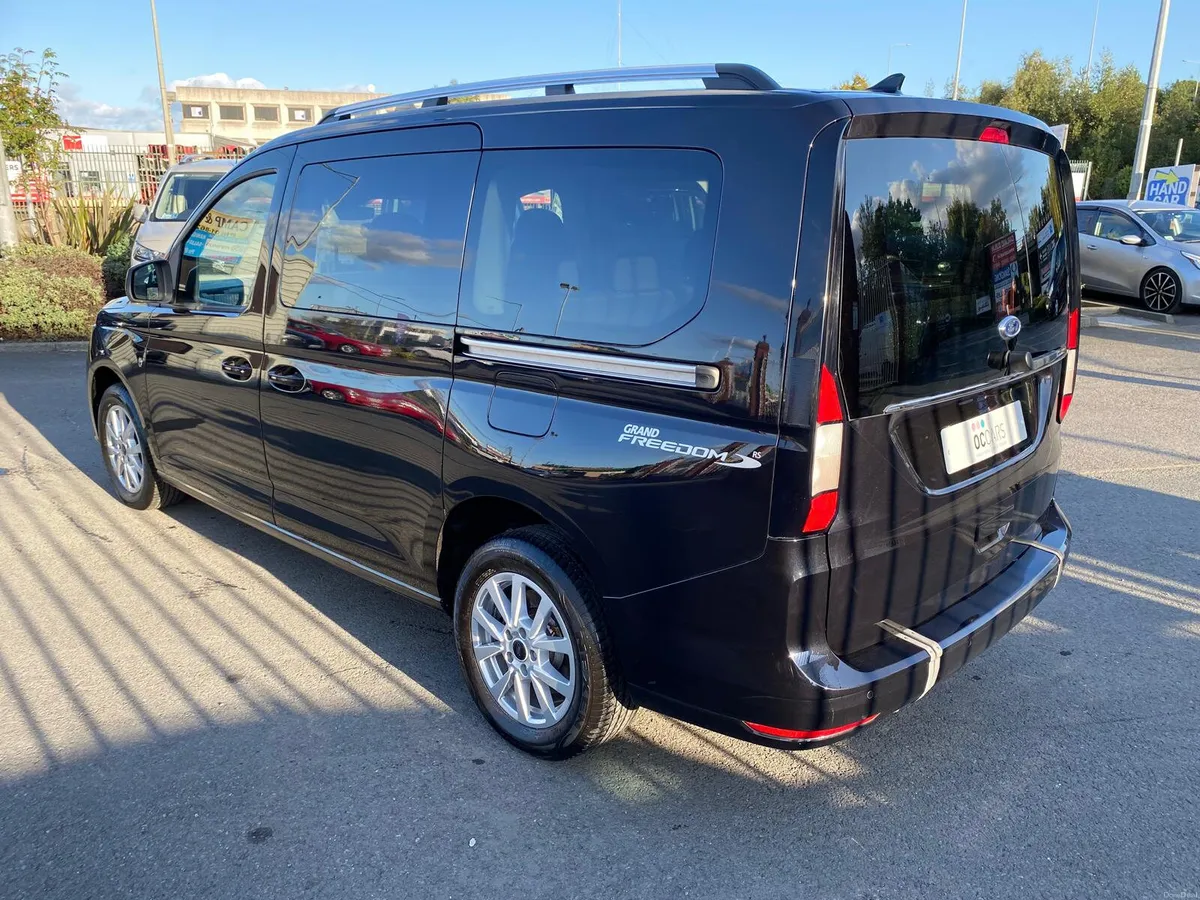 Wheelchair Accessible Ford Connect 5 Seats+WC Auto - Image 3