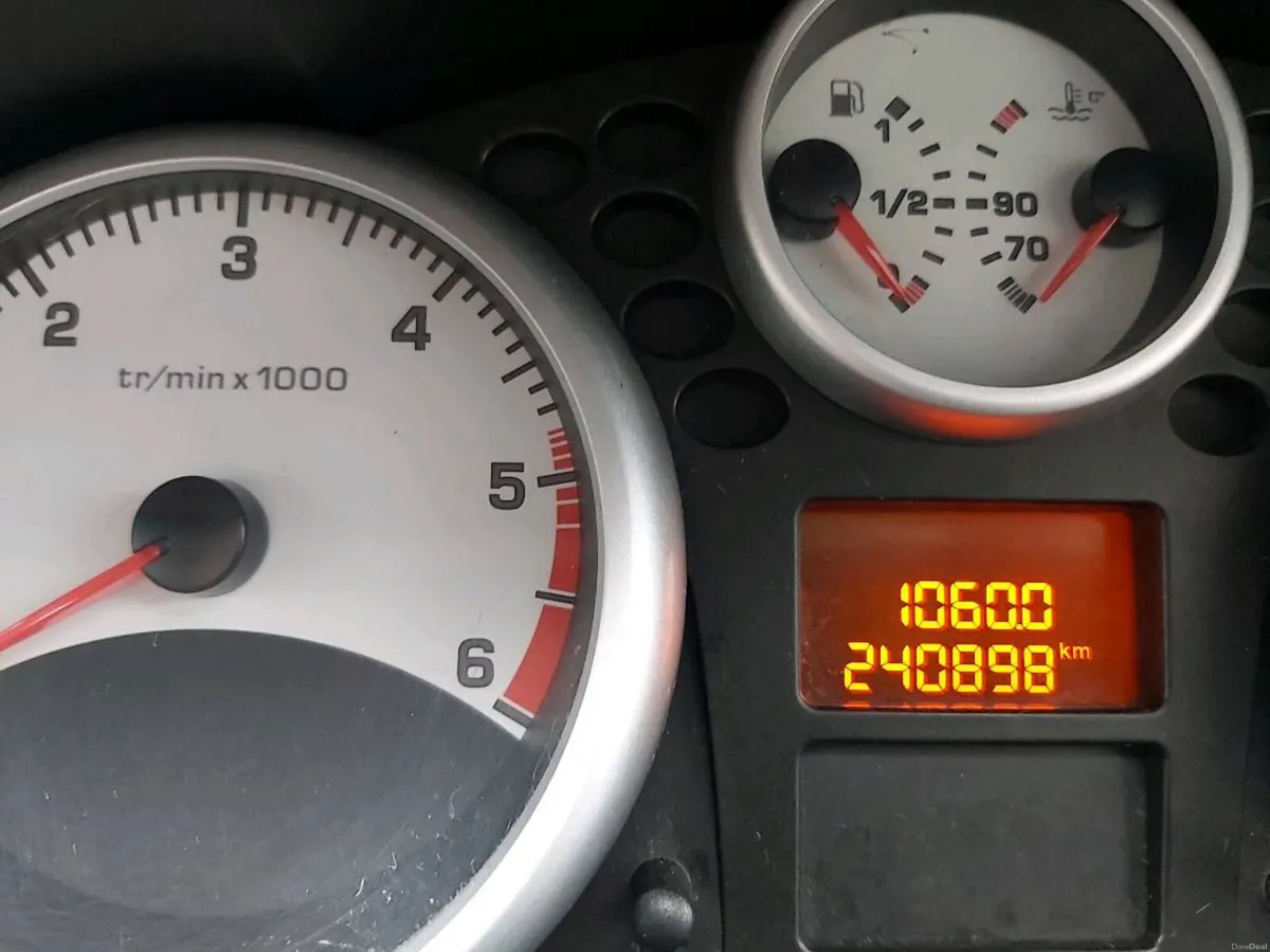 Peugoet 207 1.4 hdi - Image 6