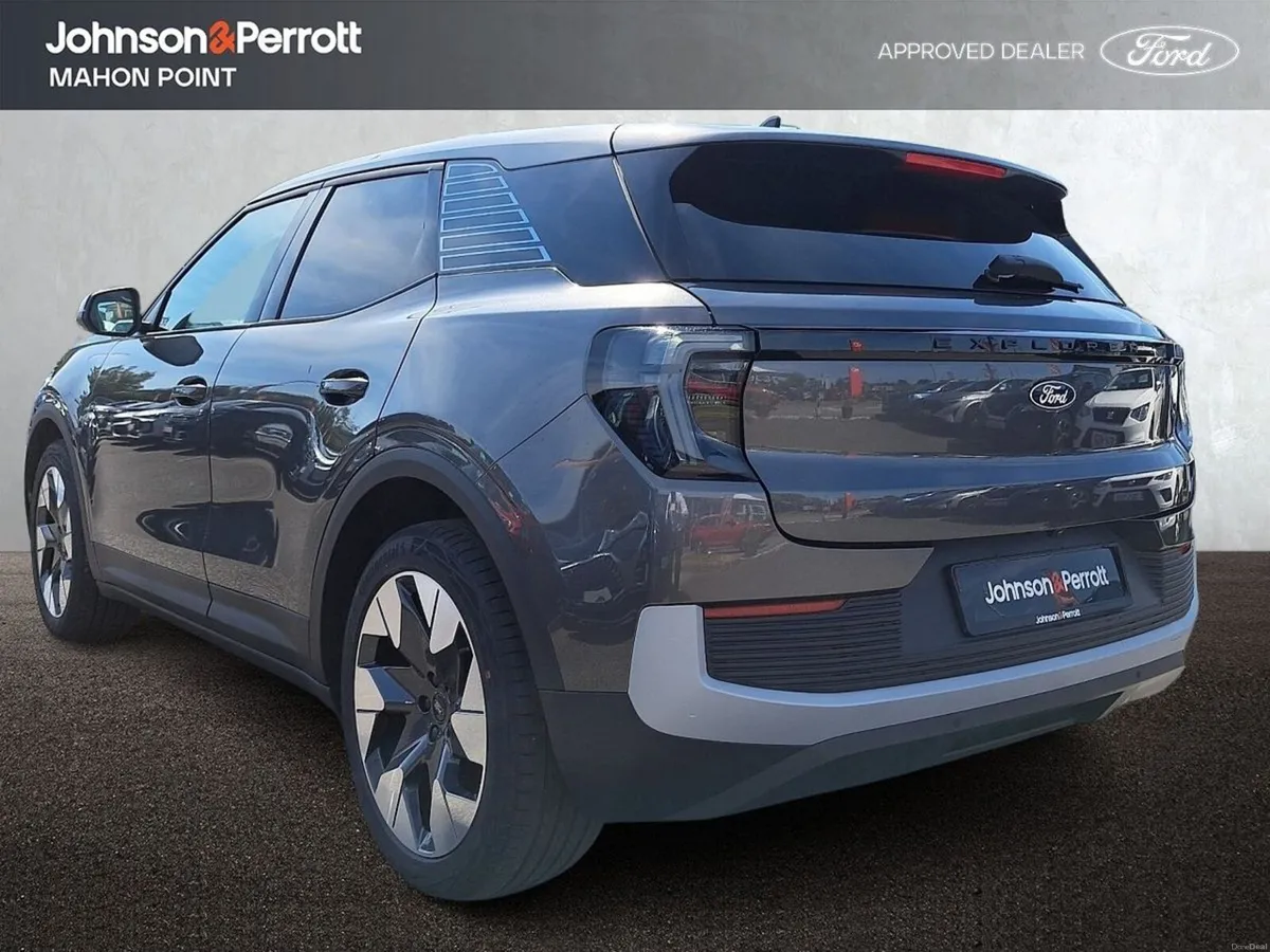 Ford Explorer Premium 77kwh Commercial - Image 2