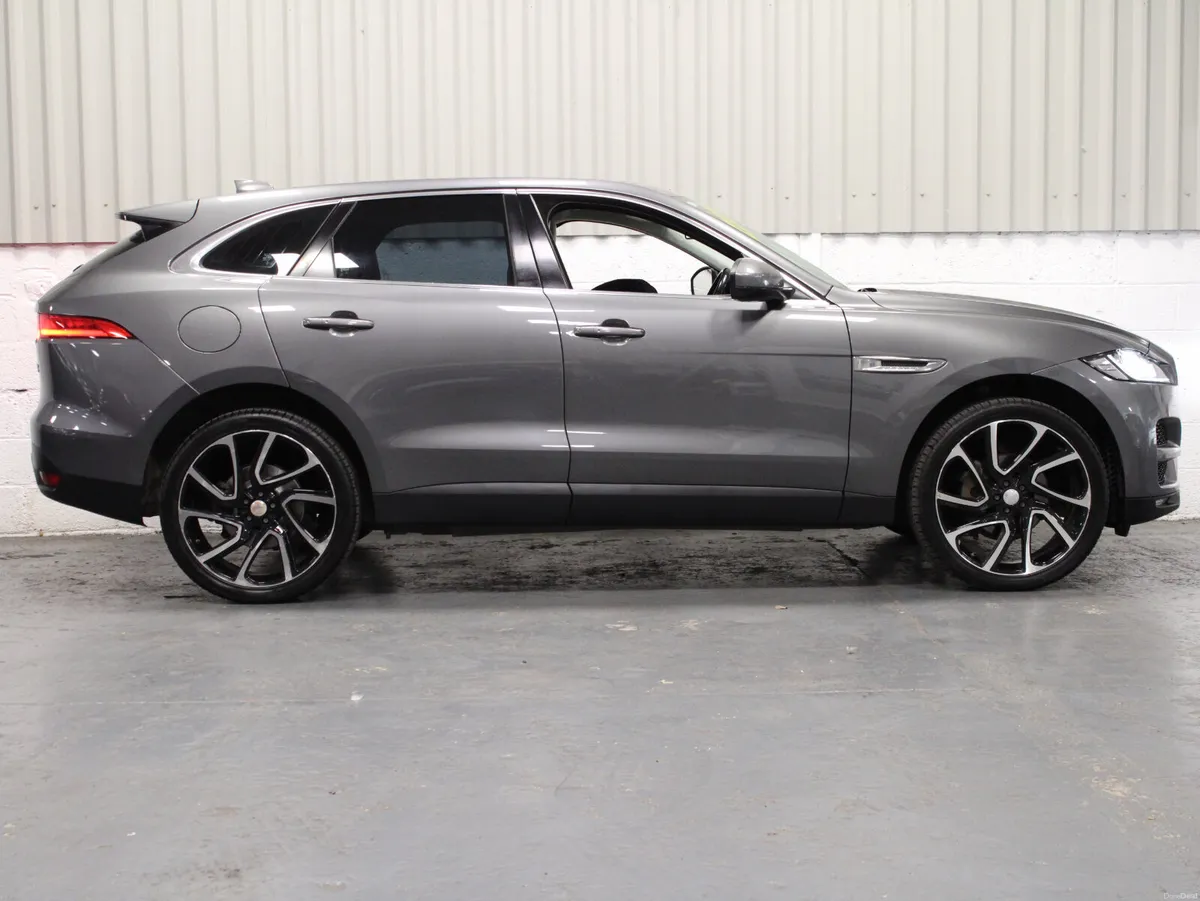 Jaguar F-Pace 2016 - Image 4