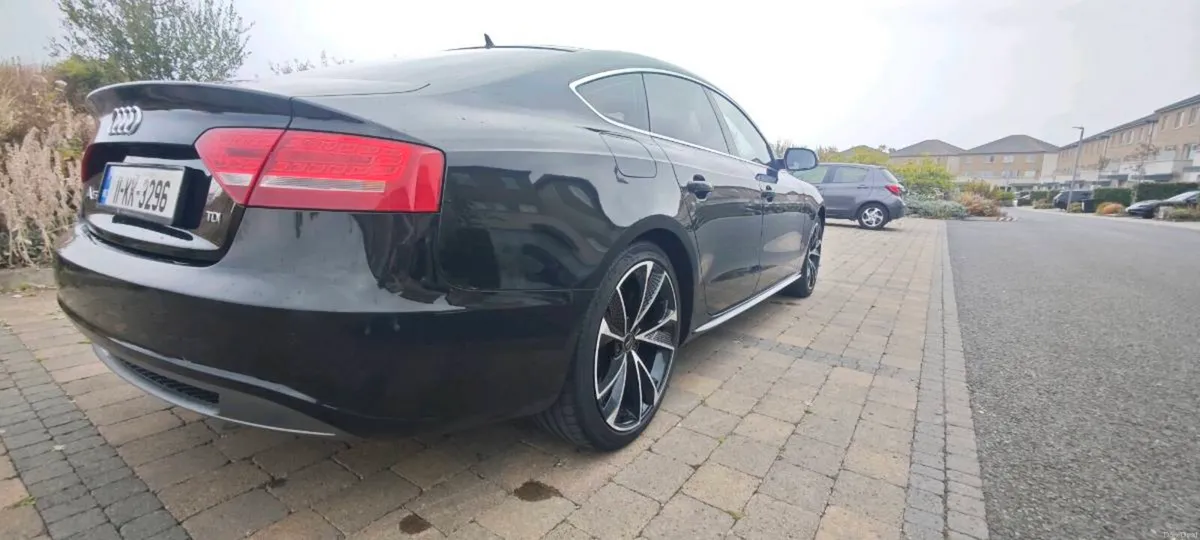 Car - Image 2