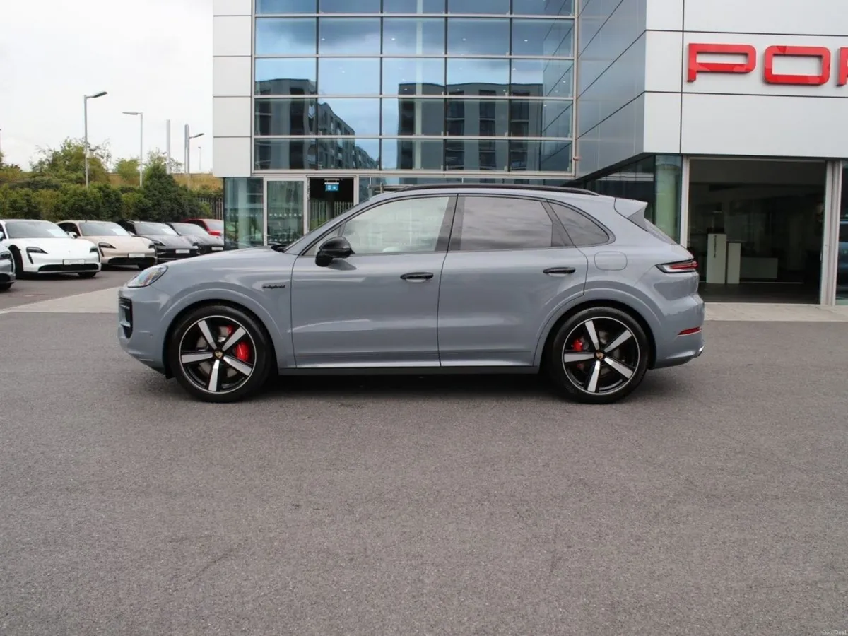 Porsche Cayenne S E-Hybrid - Image 3