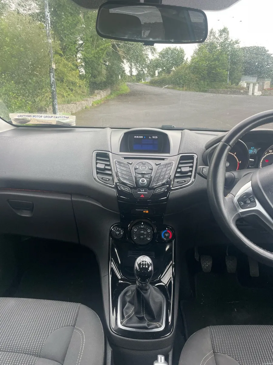 Ford fiesta - Image 3