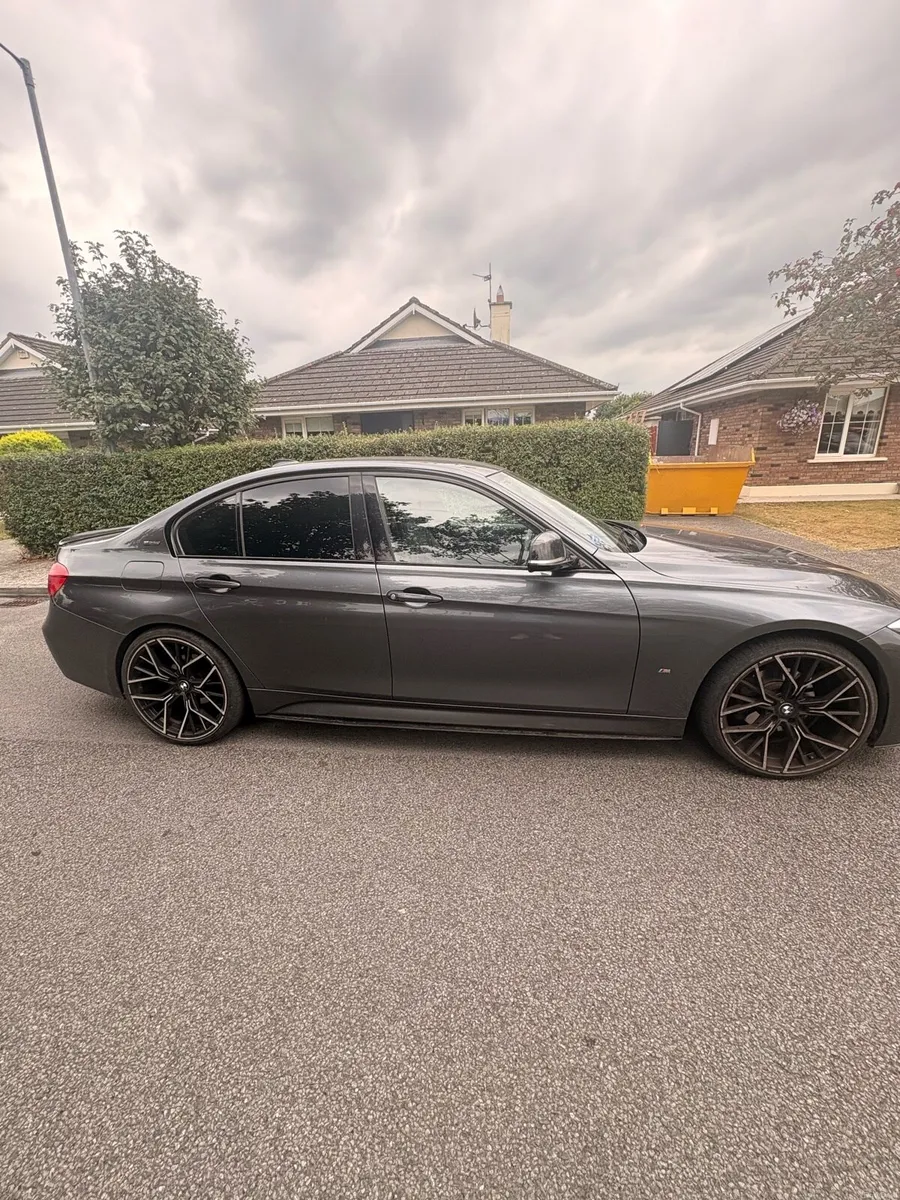 2018 bmw 330e iperformance - Image 2