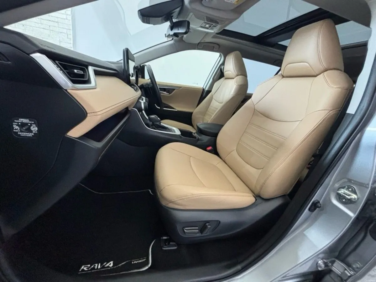 Toyota RAV4 HYBRID PLATINUM FWD - Image 6