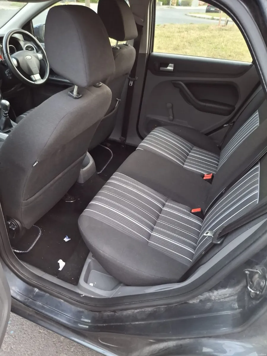 Ford Focus 2010 - Image 1