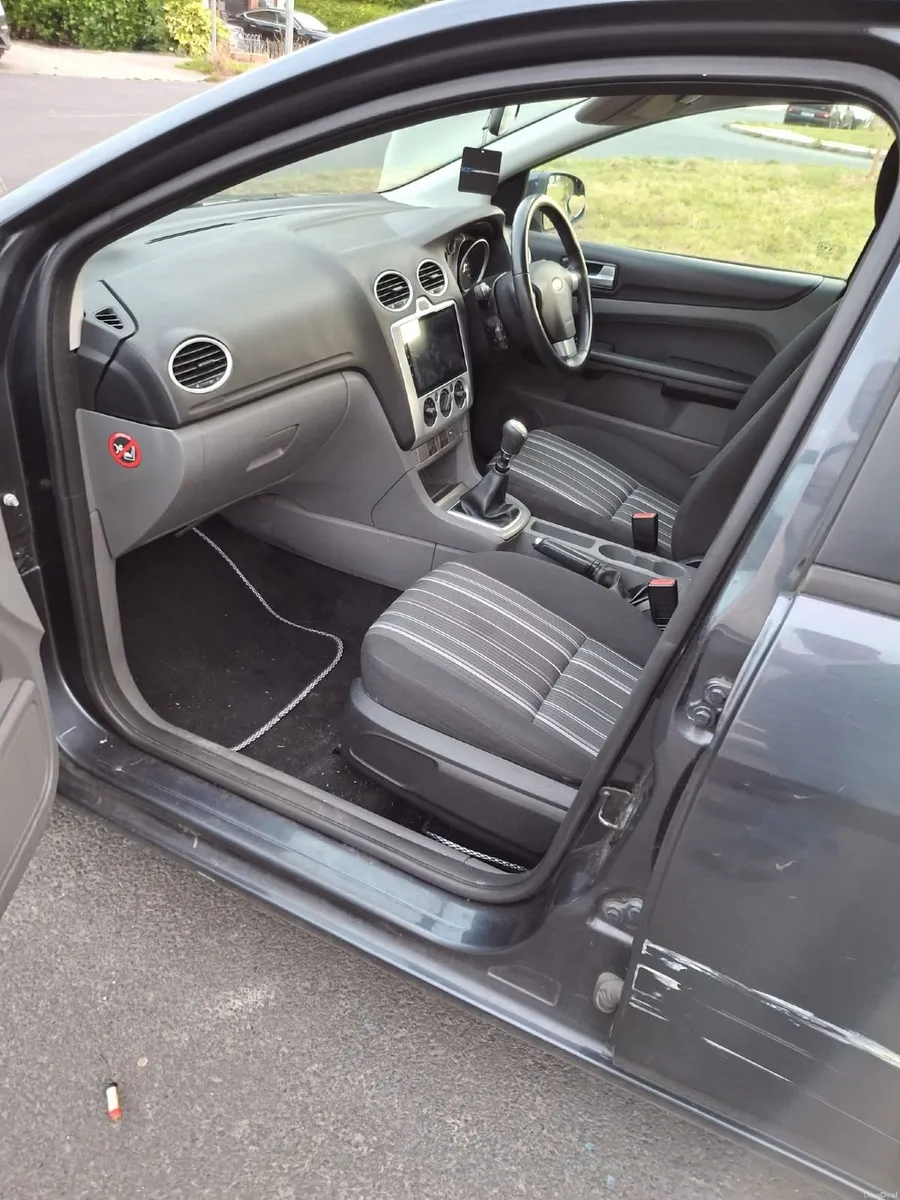 Ford Focus 2010 - Image 3