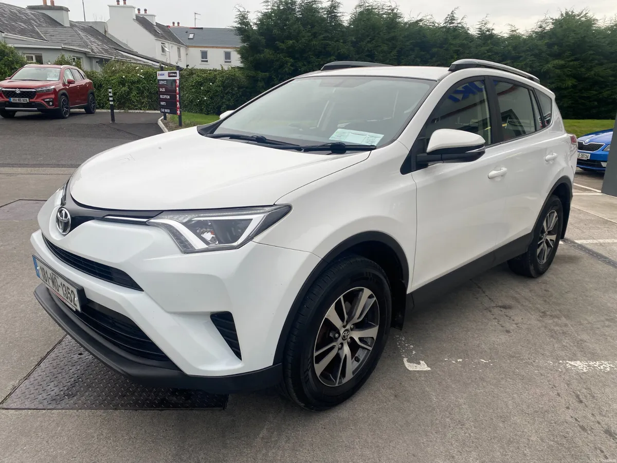 2018, Toyota RAV4 - Image 3