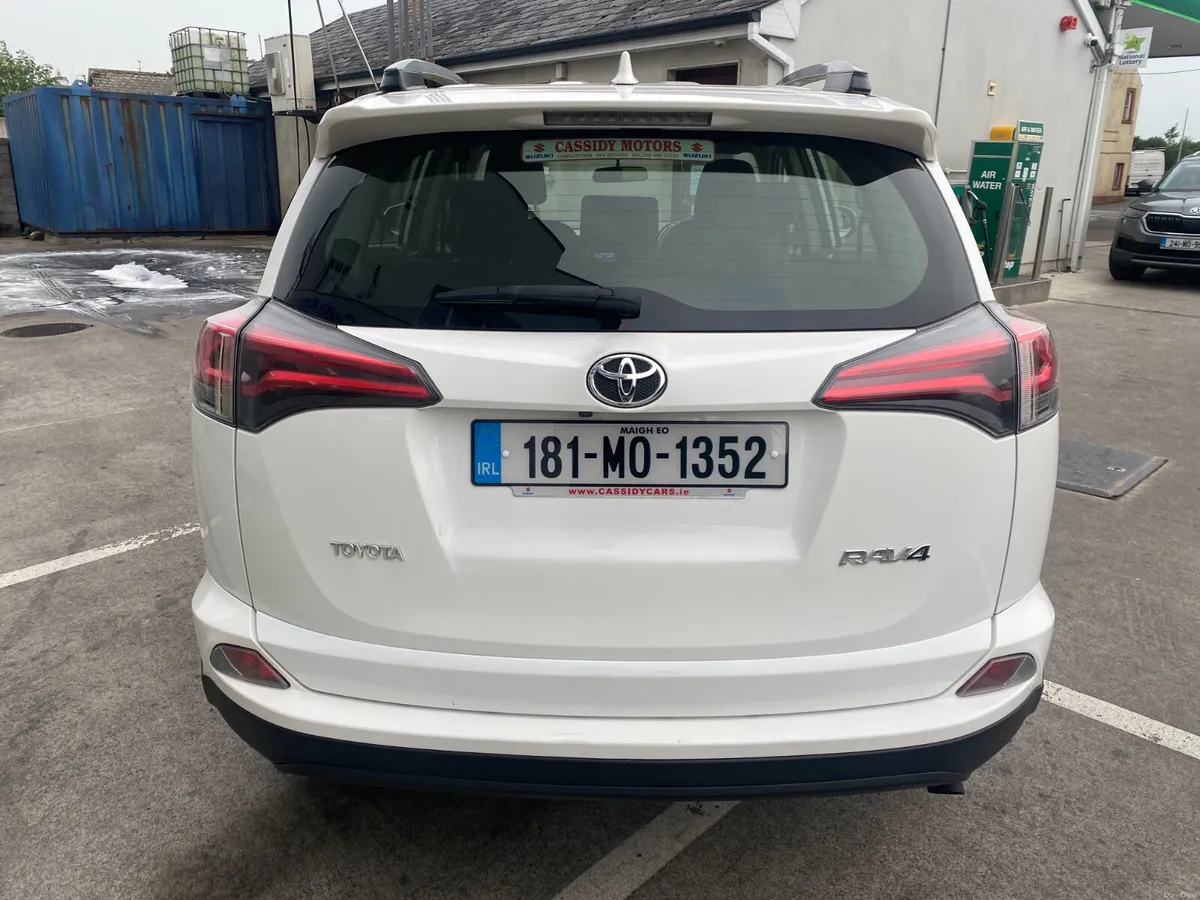 2018, Toyota RAV4 - Image 6