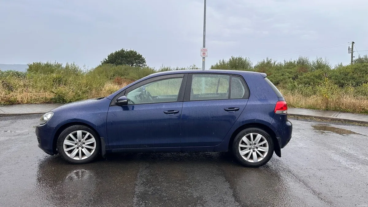 Volkswagen Golf 1.6 tdi 2010 - Image 5