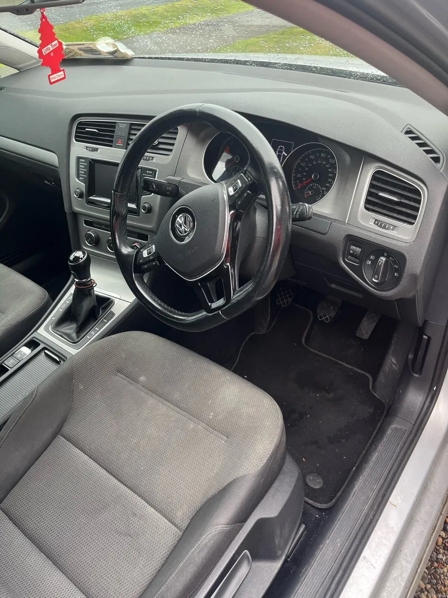 152 Volkswagen Golf - Image 5