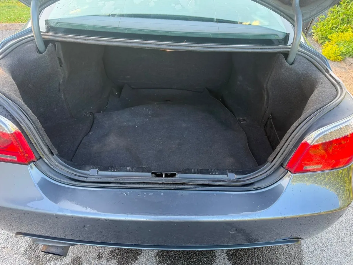 BMW 5-Series 2008 - Image 3
