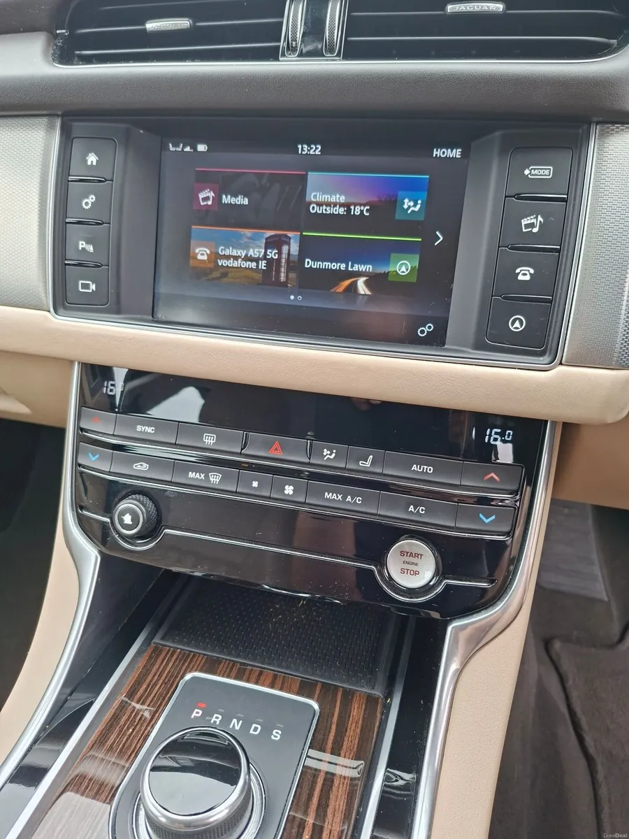 Jaguar XF 2017 - Image 6