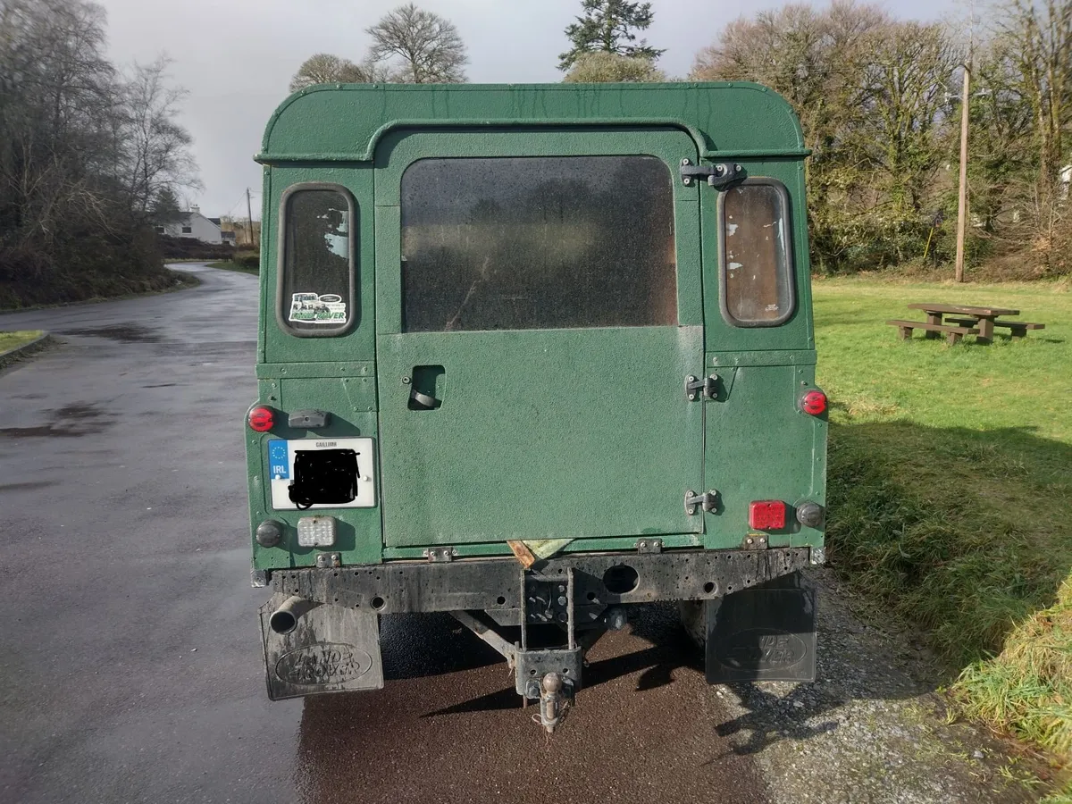 Land Rover Defender 110 2.5 TD5 year 2000 - Image 2