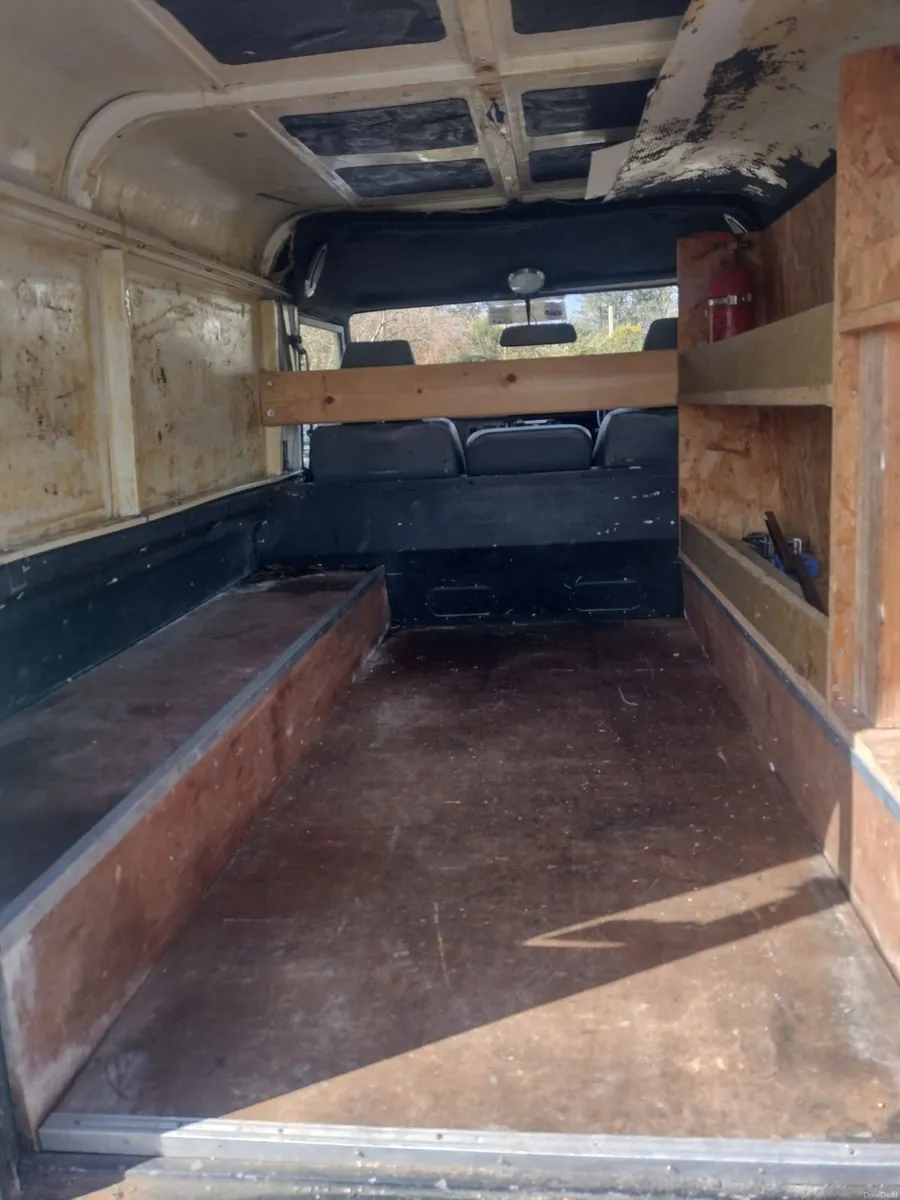 Land Rover Defender 110 2.5 TD5 year 2000 - Image 4
