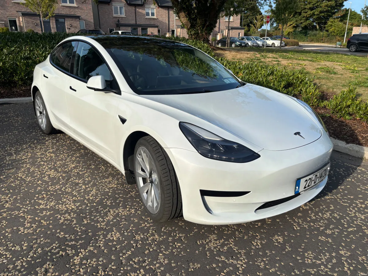 Tesla Model 3 2022 - Image 2