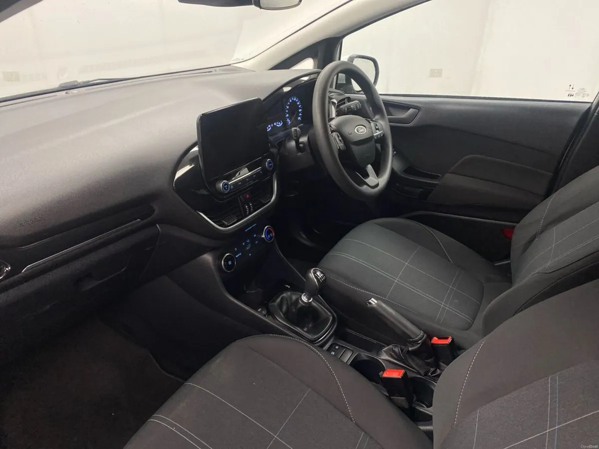 Ford Fiesta 1.0T EcoBoost 95PS Trend Connected - Image 2