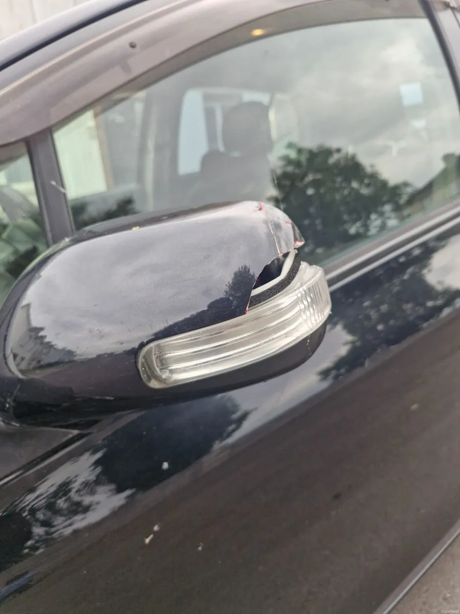 Toyota Vitz 2011 Automatic - Image 3