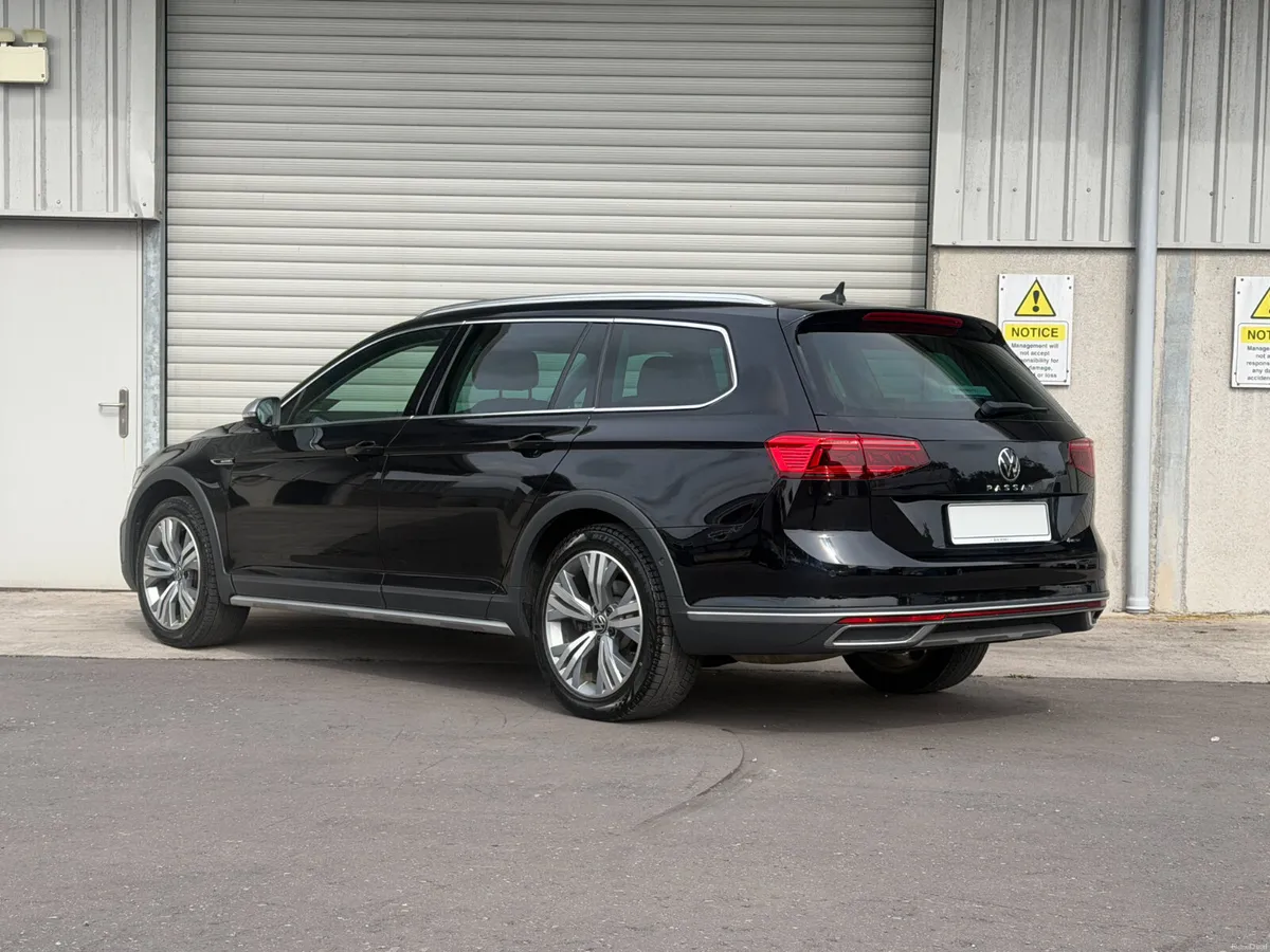 2022 Volkswagen Passat 2.0 TDI All-Track 4 Motion - Image 3