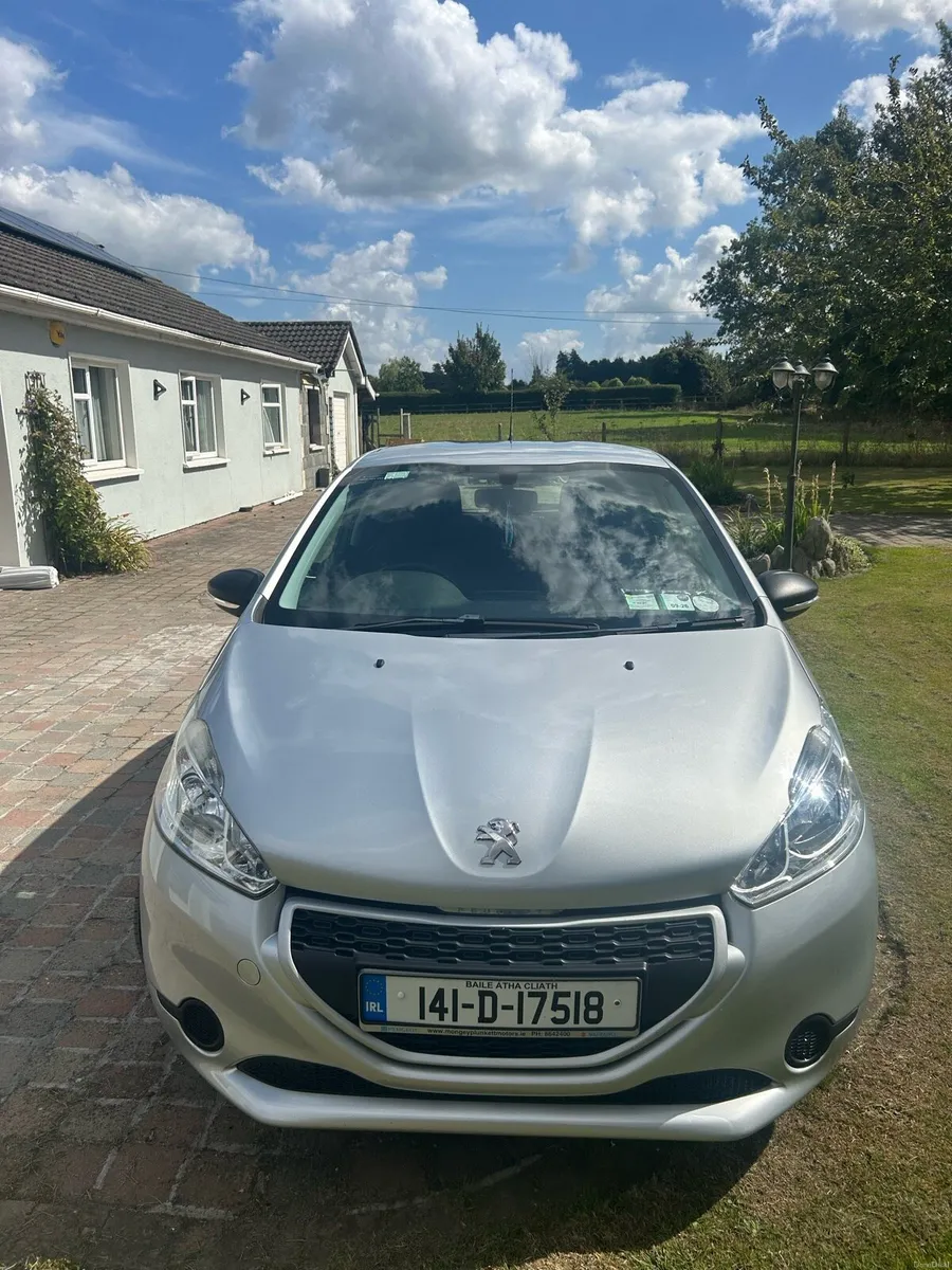 141 Peugeot 208 - Image 1