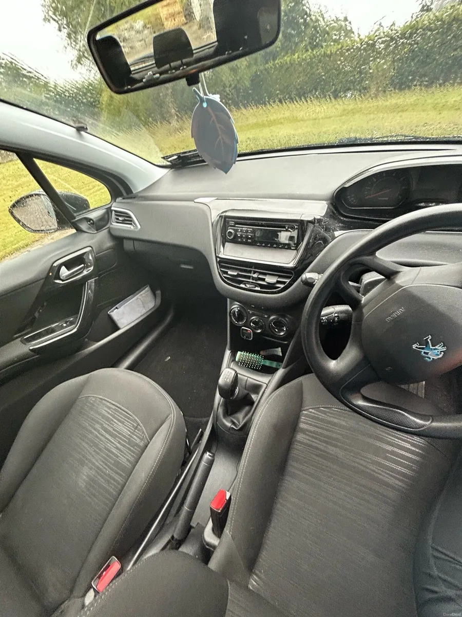 141 Peugeot 208 - Image 5