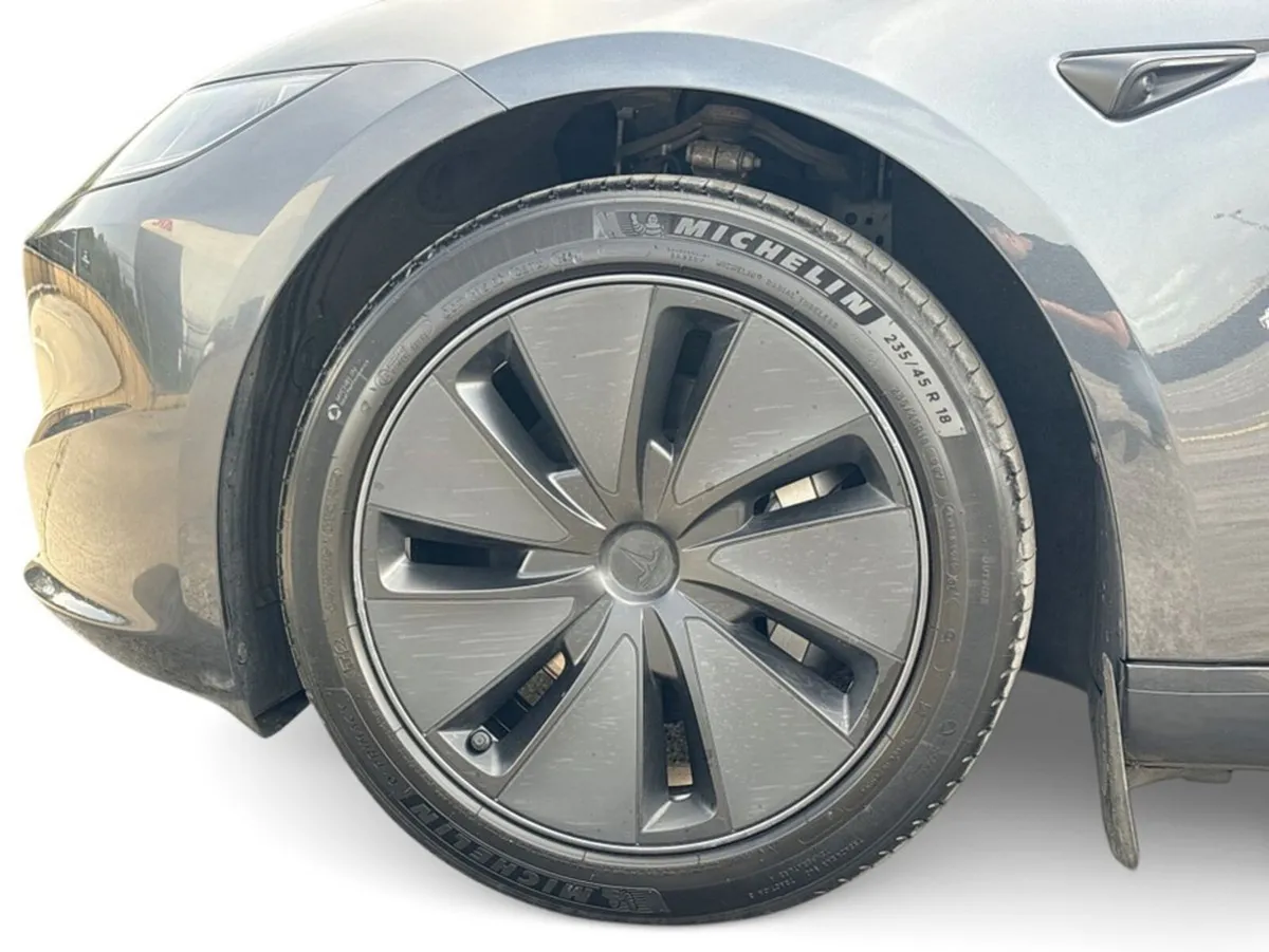 Tesla Model 3 LONG RANGE AWD - Image 4