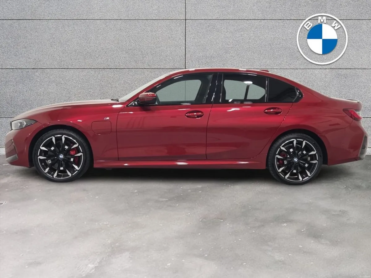 BMW 3-Series 330e - Image 3