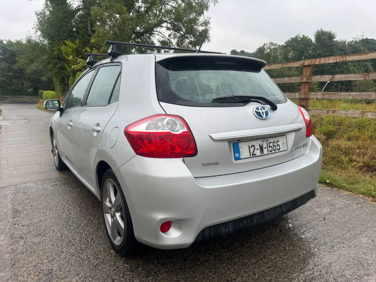 Toyota Auris 2012,Hybrid,Low mileage,Automatic - Image 5