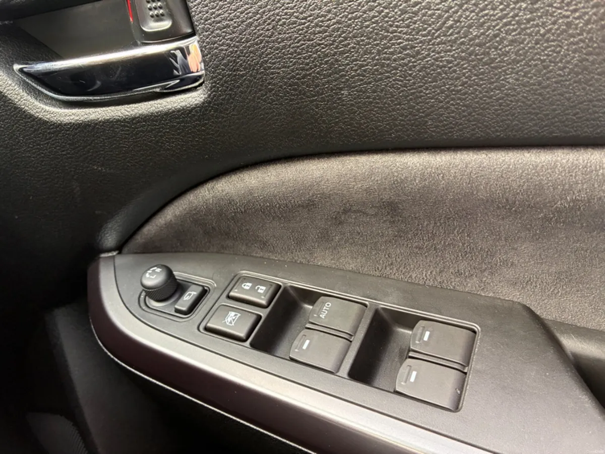Suzuki Vitara 1.5 S1-HEV ULTRA AGS 5DR - Image 2
