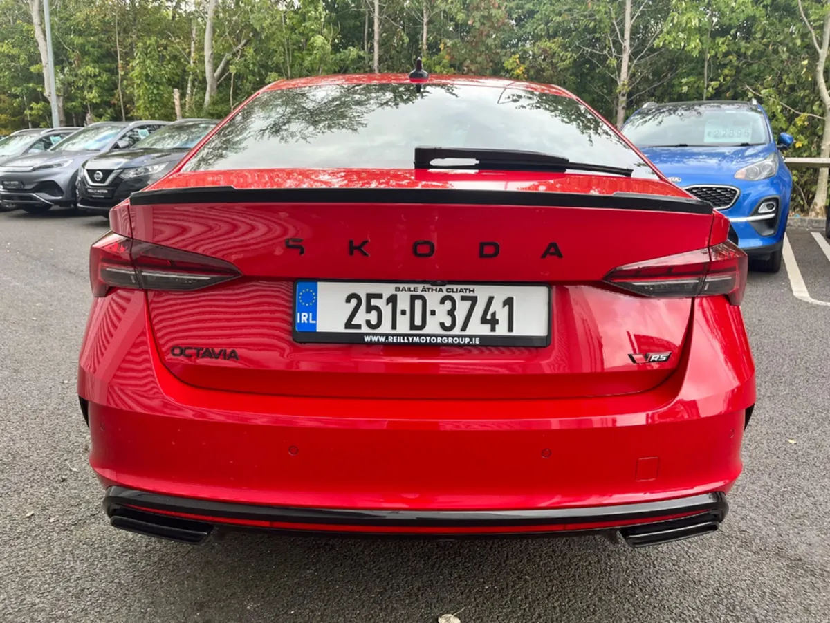 Skoda Octavia 2.0 PETROL VRS AUTOMATIC - Image 6