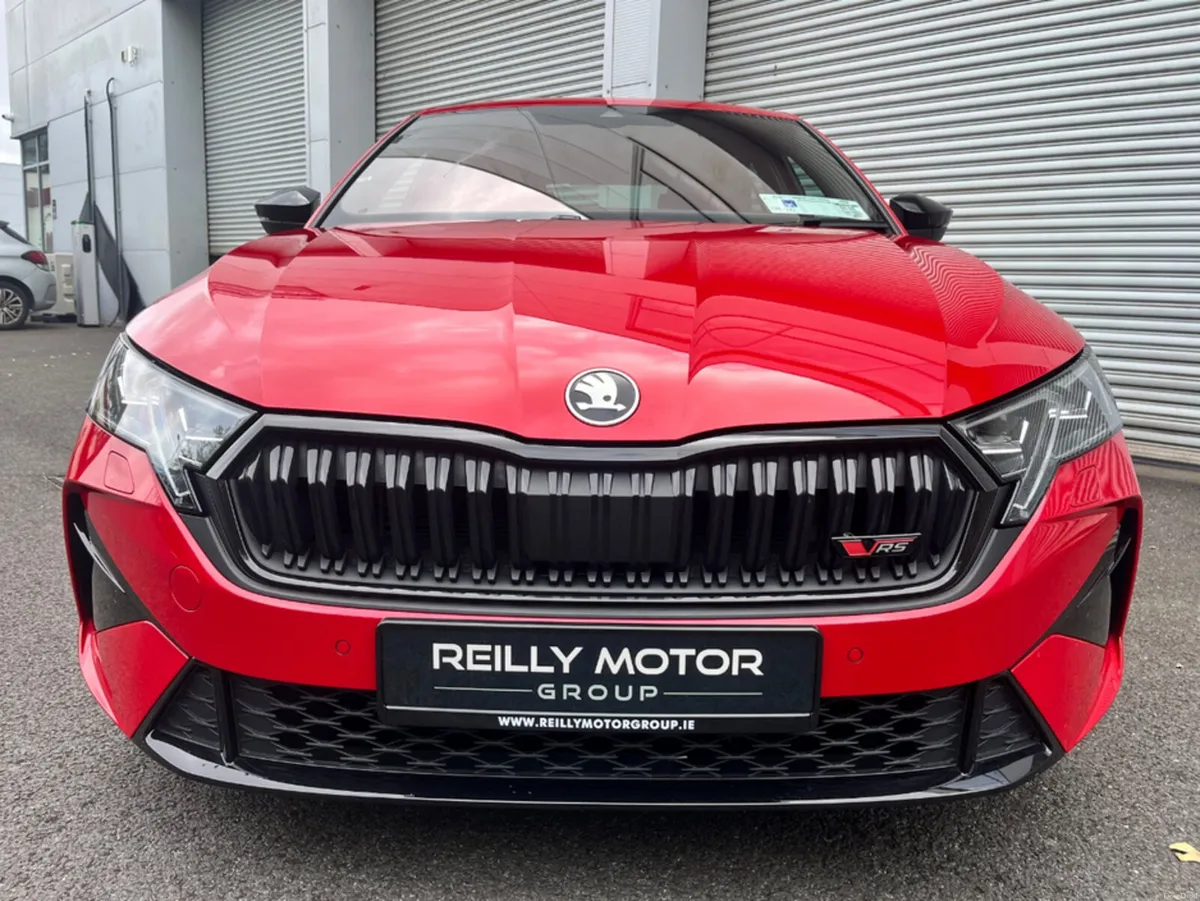 Skoda Octavia 2.0 PETROL VRS AUTOMATIC - Image 2