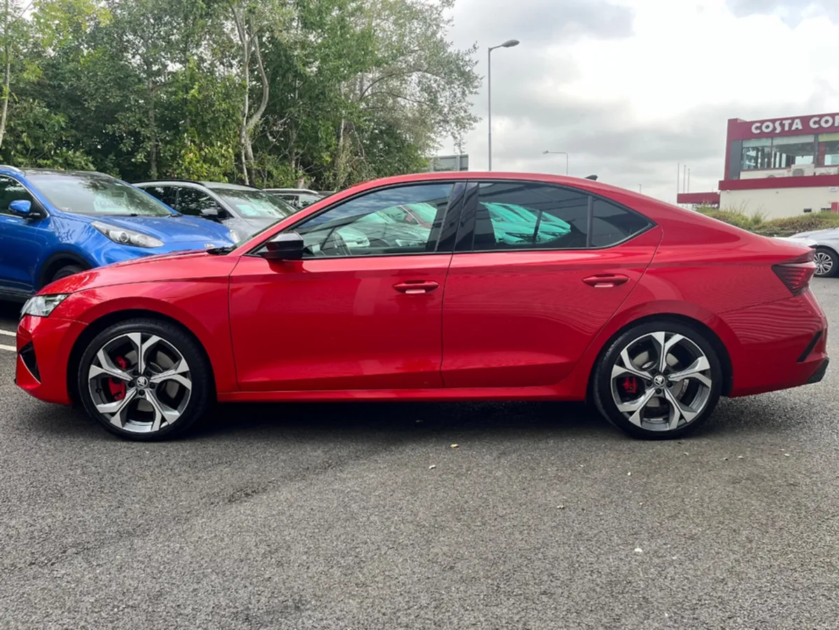 Skoda Octavia 2.0 PETROL VRS AUTOMATIC - Image 4