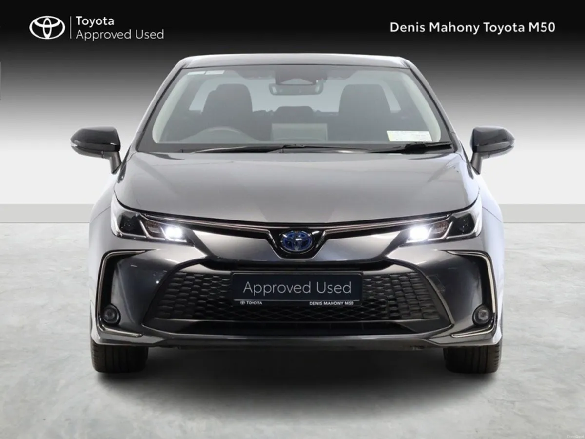 Toyota Corolla Luna Sport Hybrid Saloon - Image 5