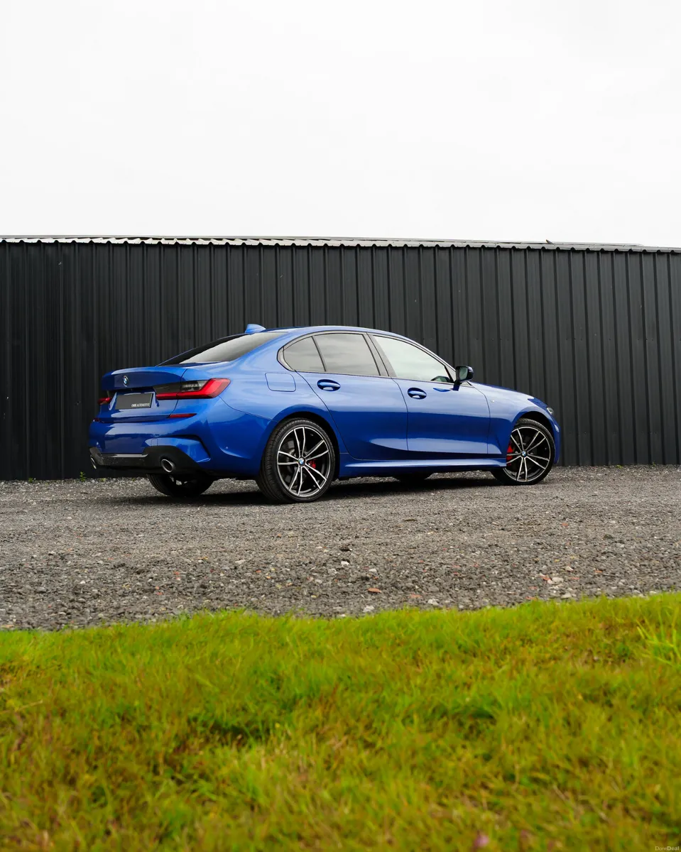 BMW 330E M SPORT - Image 1
