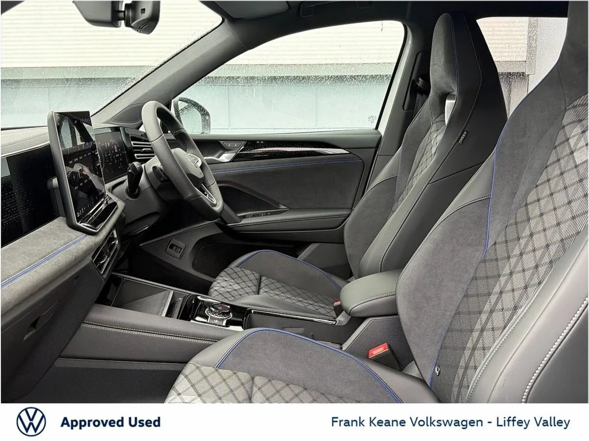 Volkswagen Tiguan *NEARLY NEW* R-LINE 75 AUTO 2.0T - Image 4