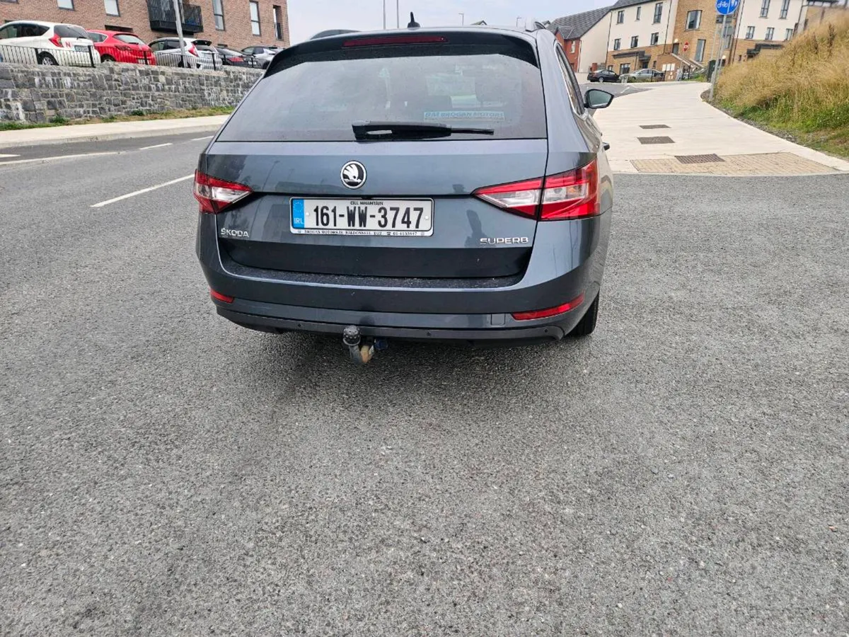 Skoda Superb 2.0 TDI Estate Business Edition 
Clea - Image 3