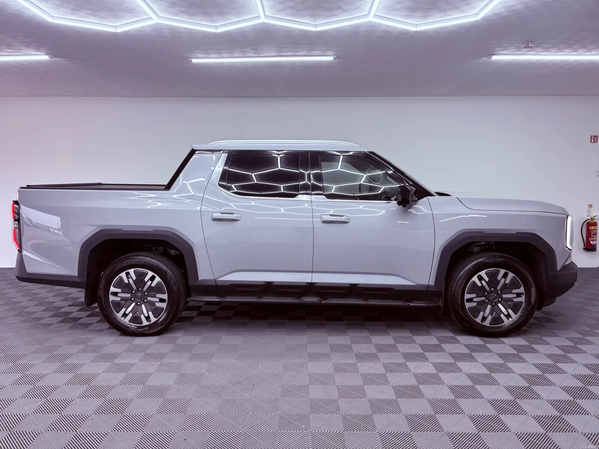 Maxus eTERRON 9 Premium 102KWh Crewcab 2026 - Image 4