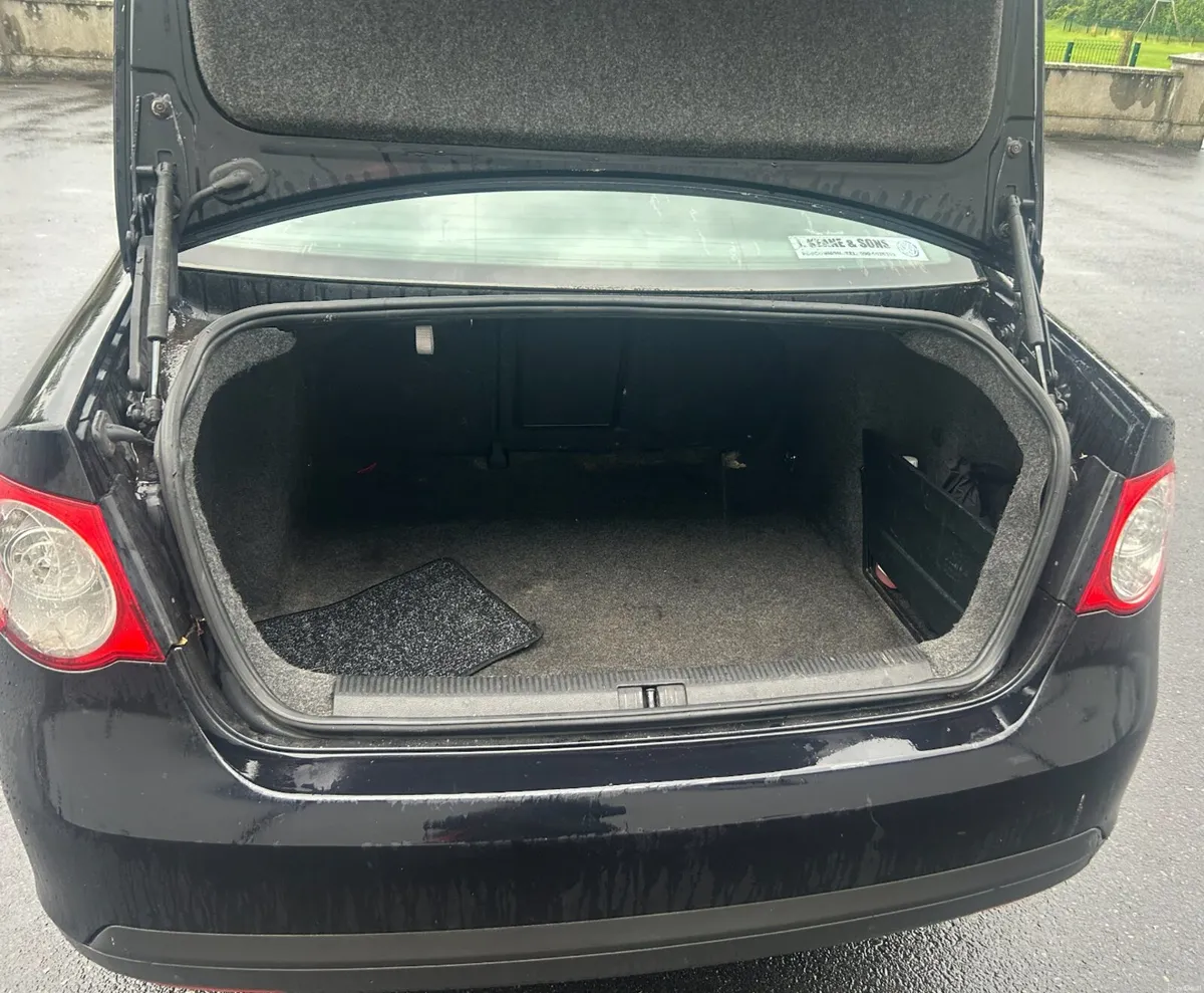Volkswagen Jetta 2006, Nice Condition, Solid Car - Image 4