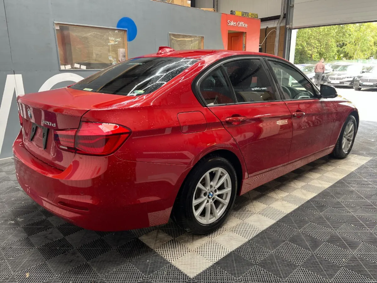 BMW 3-Series 2018 BMW 3 320D 4D 2.0 AUTOMATIC / CR - Image 3