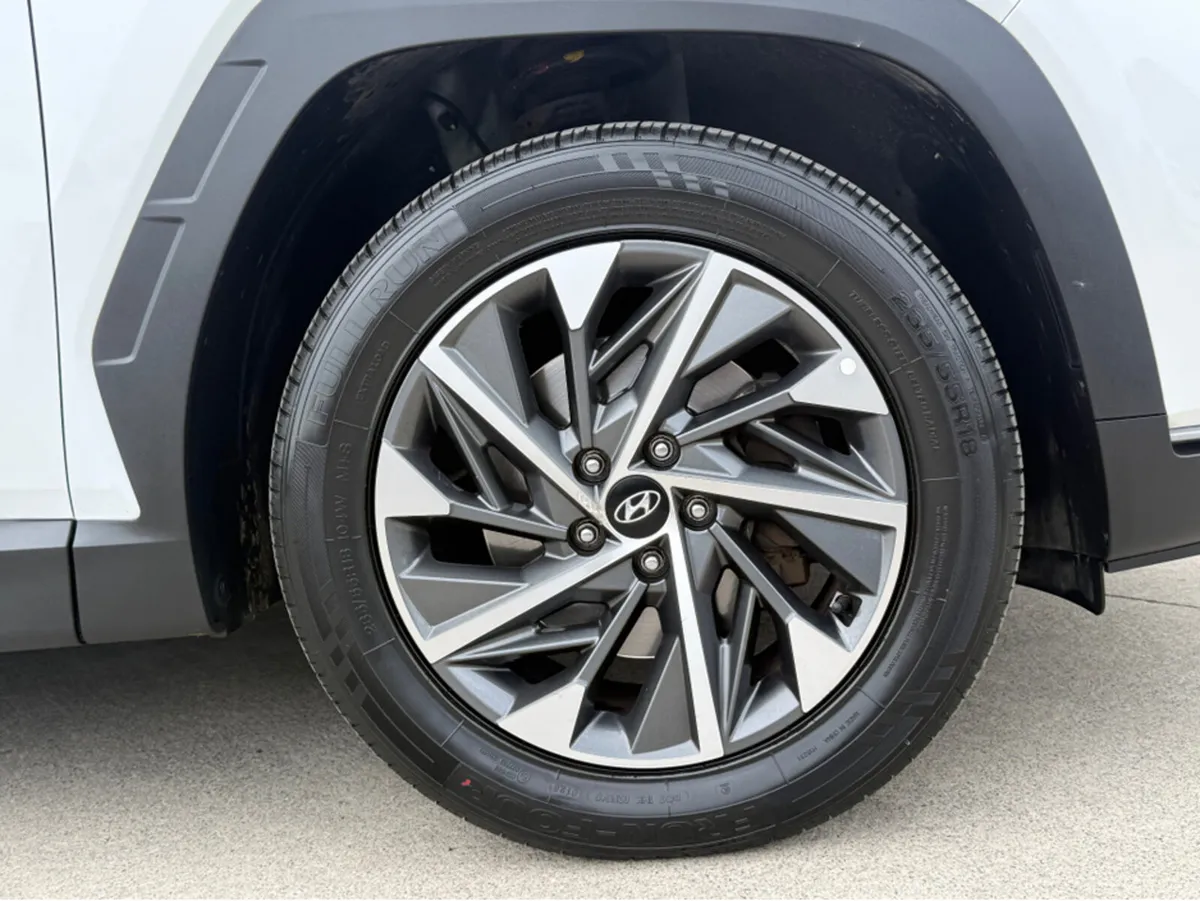 Hyundai Tucson EXECUTIVE 5DR  ** reverse camera + - Image 6