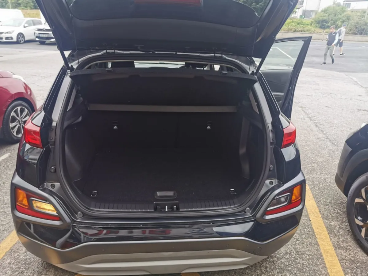 Hyundai KONA KAUAI 2WD EXECUTIVE 5DR - Image 4