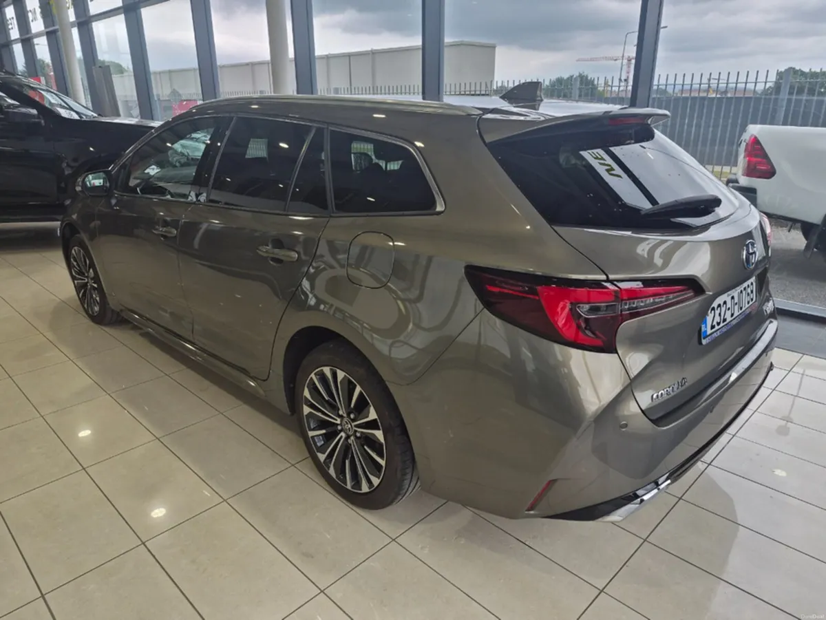 Toyota Corolla HYBRID SOL TS 4DR AUTO - Image 3