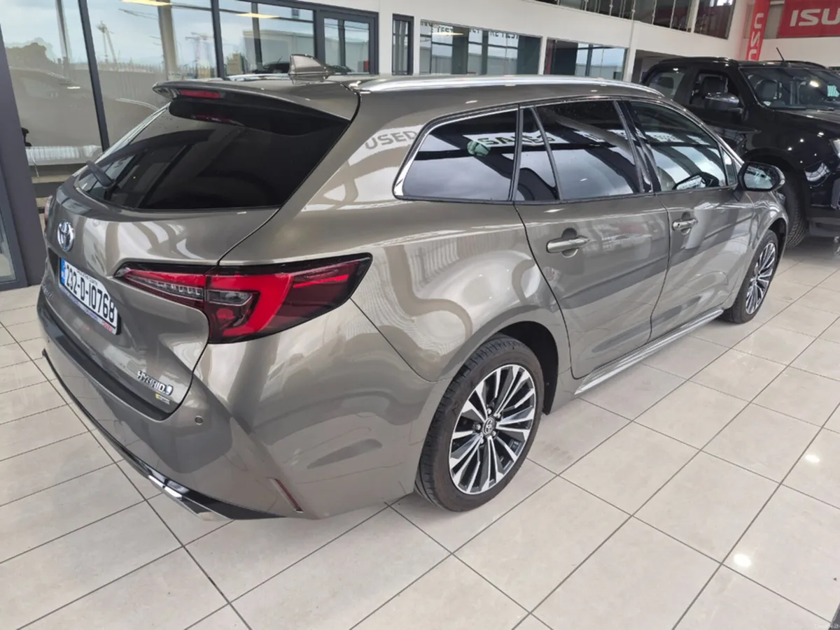 Toyota Corolla HYBRID SOL TS 4DR AUTO - Image 4