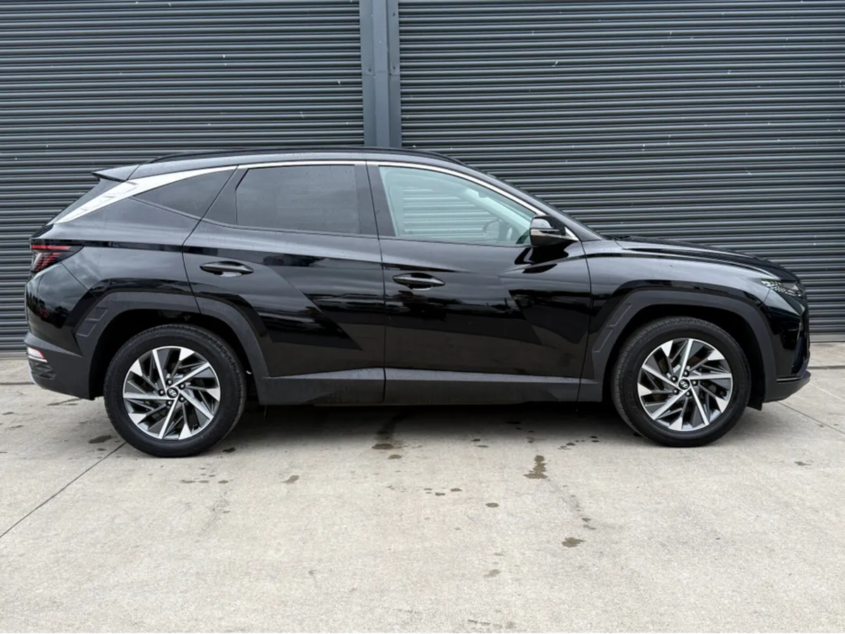 Hyundai Tucson EXECUTIVE PLUS 5DR - Image 3