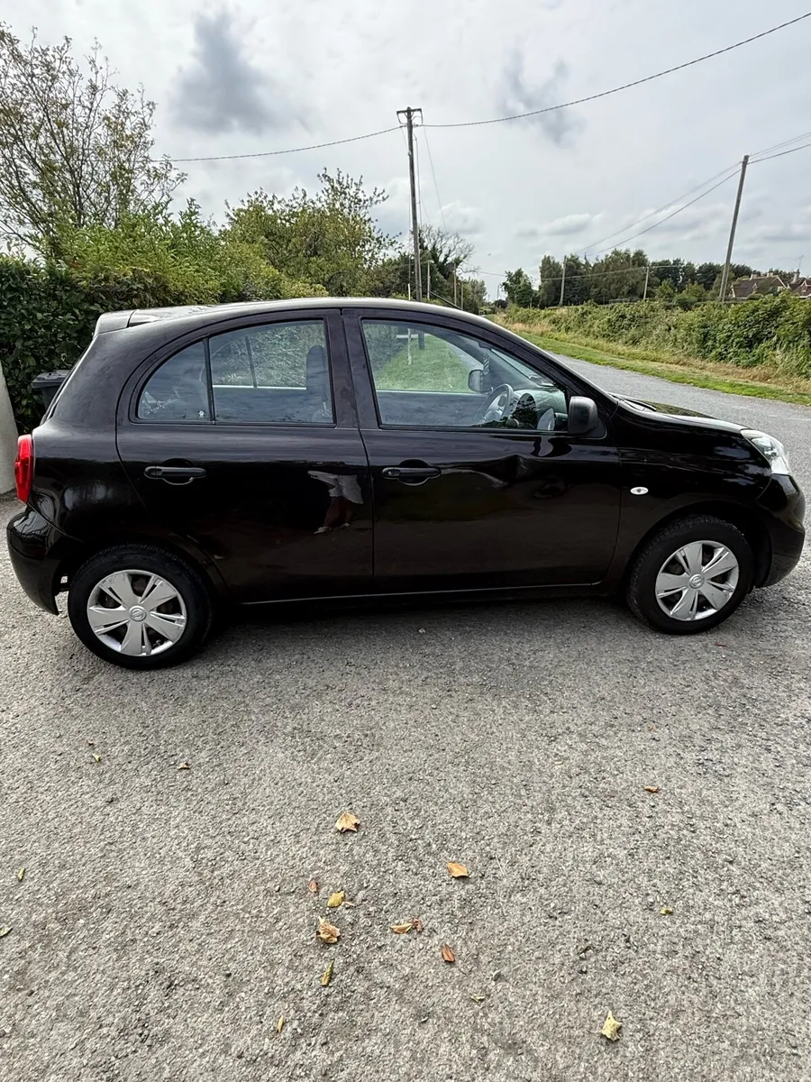 Nissan micra 2015 very low millage home used car. - Image 4