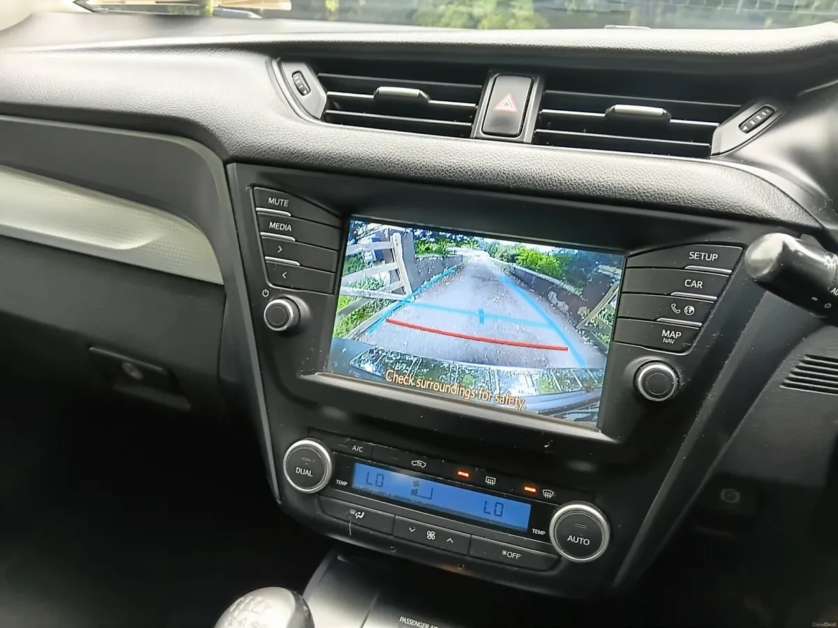 2015 (152) Toyota Avensis Luna - Image 5