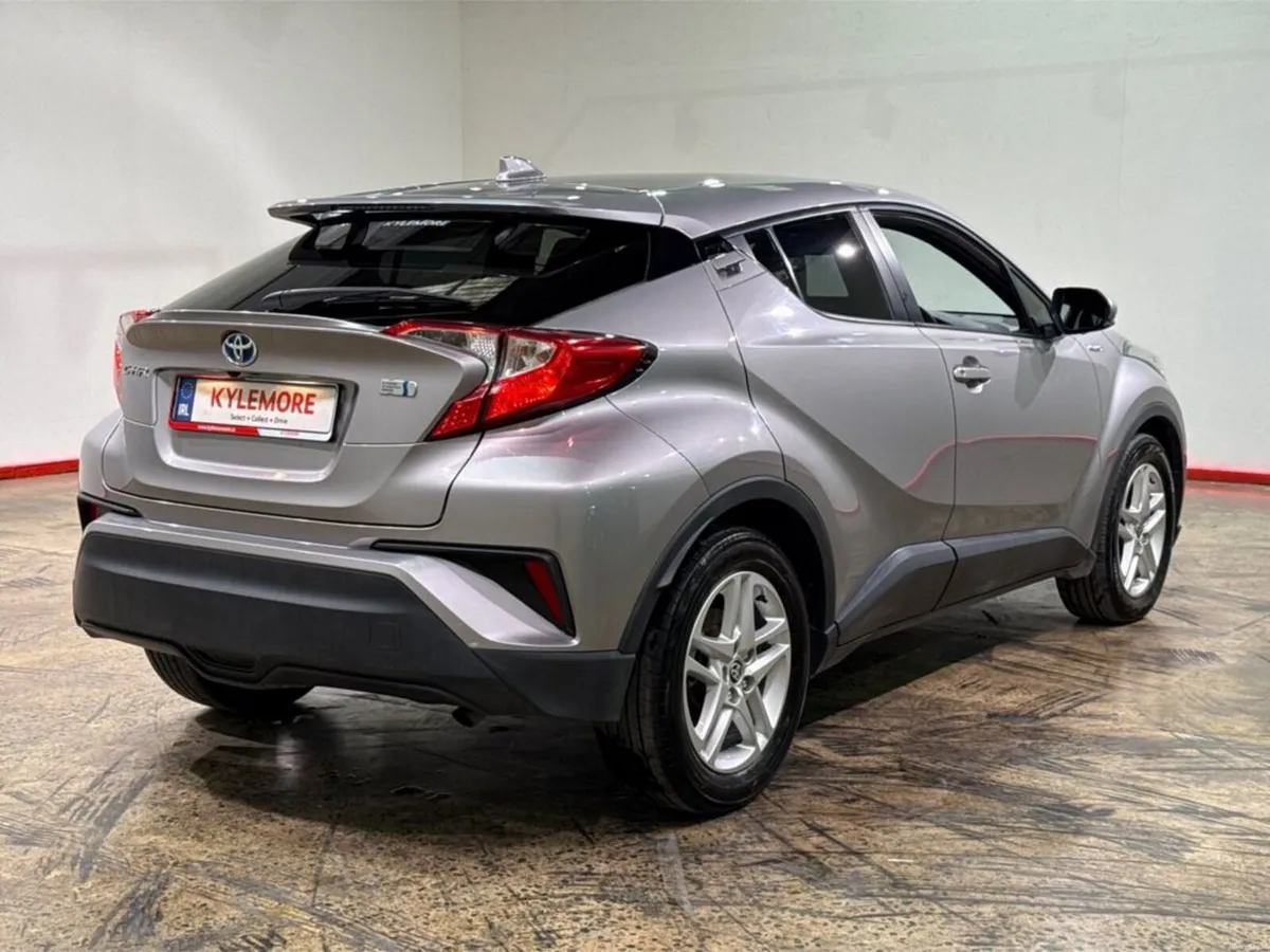 Toyota C-HR 1.8 HYBRID AUTOMATIC SUV - FACELIFT MO - Image 3